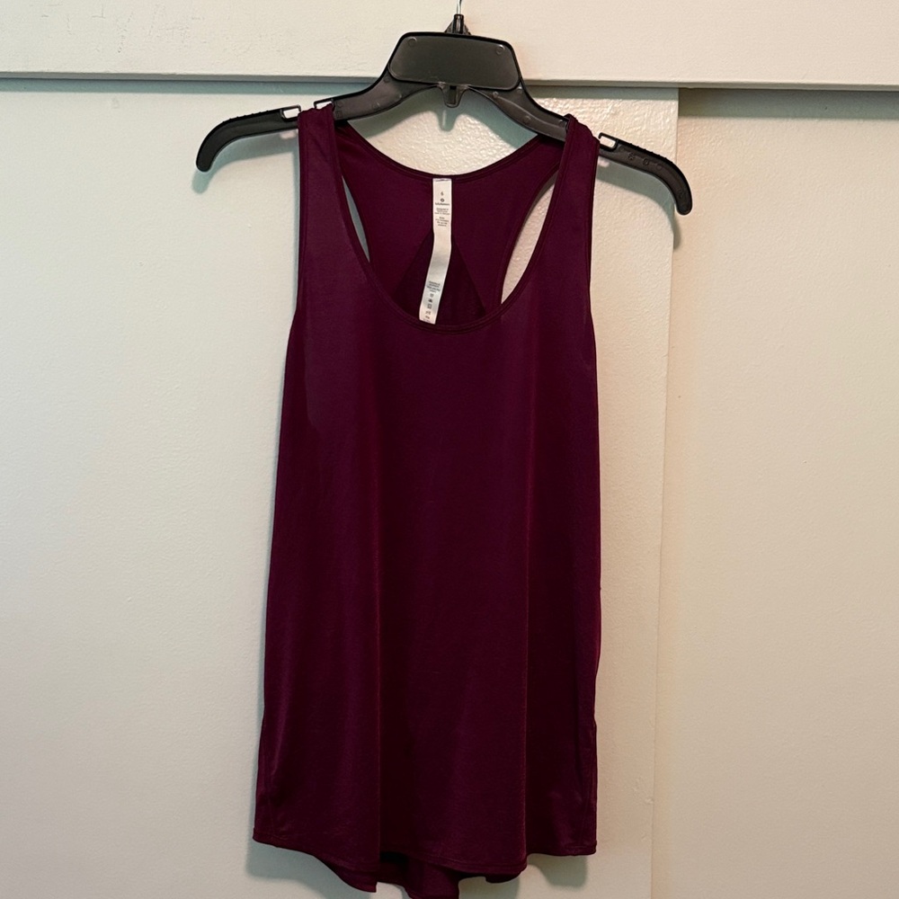 Lululemon Essential tank